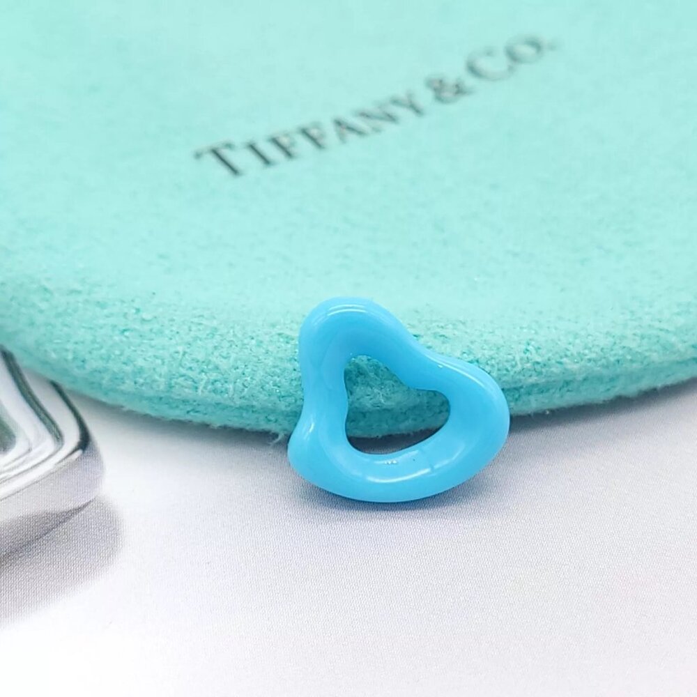 Tiffany & Co. Elsa Peretti Blue Turquoise Carved Small Open Heart Pendant Pouch